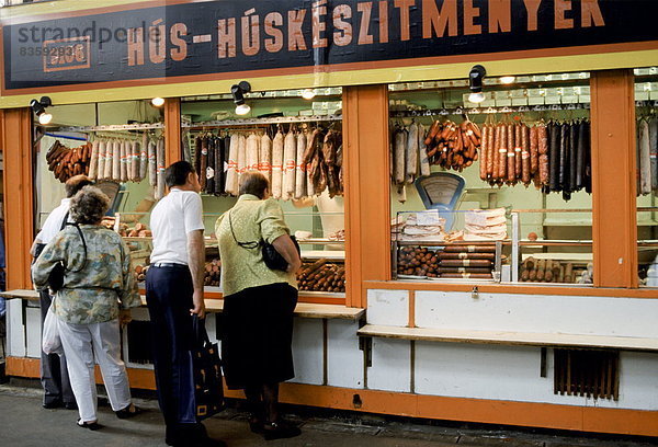 Budapest  Hauptstadt  Wurst  verkaufen  Laden  Ungarn  Metzger  Salami