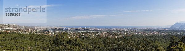 Türkei  Blick auf die Stadt Antalya