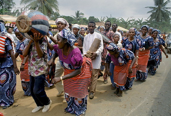 Westafrika  Hafen  Fest  festlich  geselliges Beisammensein  Kultur  Volksstamm  Stamm  Nigeria