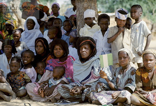 Westafrika  Fest  festlich  geselliges Beisammensein  Teilnahme  Kultur  Volksstamm  Stamm  Menschenmenge  Nigeria