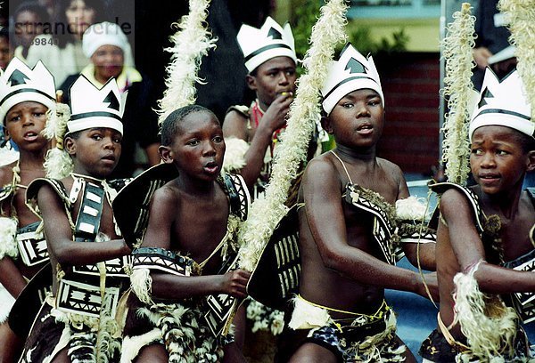 Südliches Afrika  Südafrika  tanzen  Kind  Johannesburg
