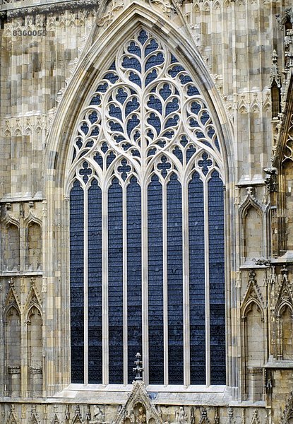 Fenster  Großbritannien  Kathedrale  Feuer  Design  reparieren  herzförmig  Herz  Klosterkirche  Westen