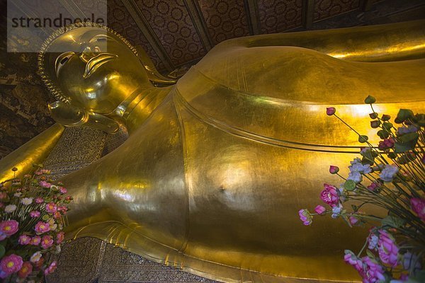 Bangkok  Hauptstadt  liegend  liegen  liegt  liegendes  liegender  liegende  daliegen  Südostasien  Asien  Buddha  zurücklehnen  Thailand