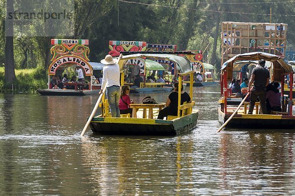 Mexico-Stadt  Hauptstadt  fließen  Boot  bunt  Garten  Nordamerika  Mexiko  UNESCO-Welterbe  Xochimilco