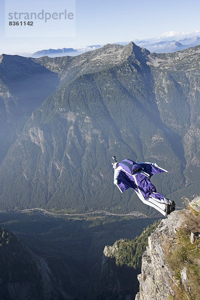 Basejumper  Brione  Tessin  Schweiz  Europa