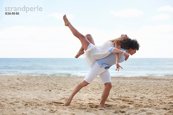 Paar Tango am Strand