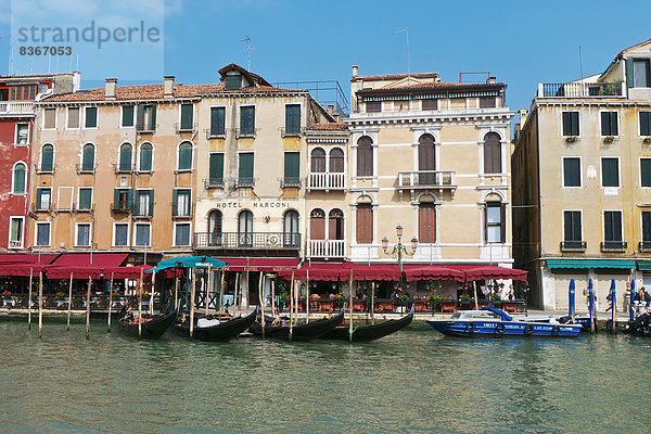 Ehrfurcht  Gondel  Gondola  Italien  Haltestelle  Haltepunkt  Station  Venedig