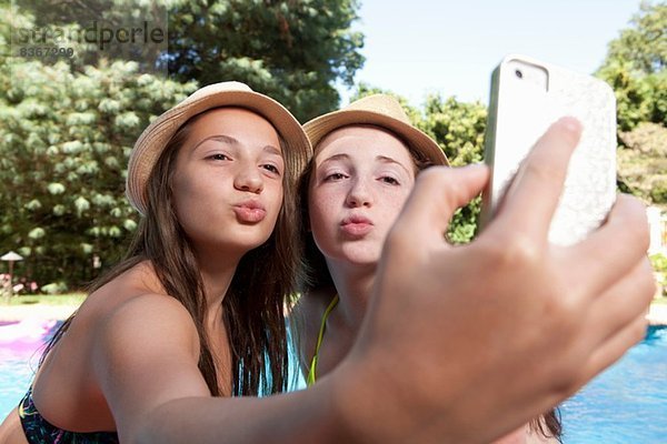 Freunde selbst fotografieren mit dem Handy