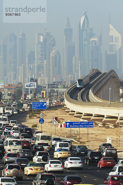 Vereinigte Arabische Emirate  VAE  gehen  Fernverkehrsstraße  Nostalgie  U-Bahn  Dubai  Straßenverkehr  Zug