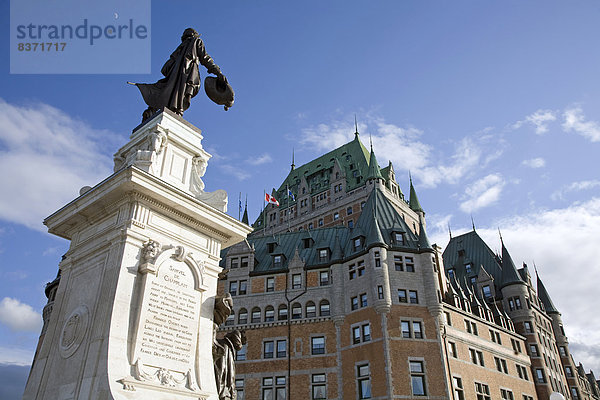 Großstadt  Statue  Palast  Schloß  Schlösser  Kanada  alt  Quebec