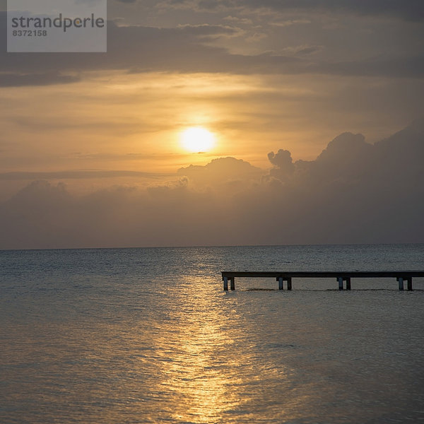 Wasser  Tischset  Silhouette  Himmel  dramatisch  Dock  Bay islands  Honduras  Sonne