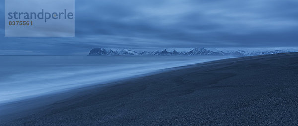 Osten  Nacht  Küste  lang  langes  langer  lange  vorwärts  Island