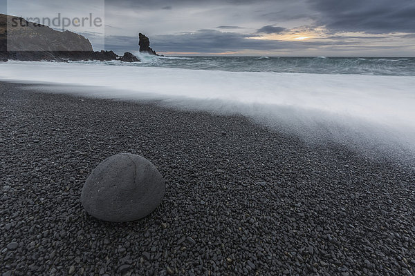 Felsen Strand Zusammenstoß Snaefellsnes Island Wasserwelle Welle