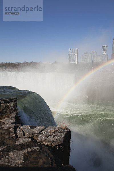 Vereinigte Staaten von Amerika  USA  Himmel  fallen  fallend  fällt  über  Dunst  blau  New York City  Niagarafälle  Schlucht  Regenbogen