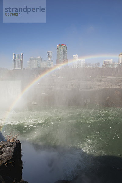 Vereinigte Staaten von Amerika  USA  Himmel  fallen  fallend  fällt  über  Dunst  blau  New York City  Niagarafälle  Schlucht  Regenbogen