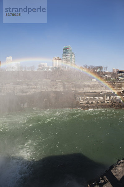 Vereinigte Staaten von Amerika  USA  Himmel  fallen  fallend  fällt  über  Dunst  blau  New York City  Niagarafälle  Schlucht  Regenbogen