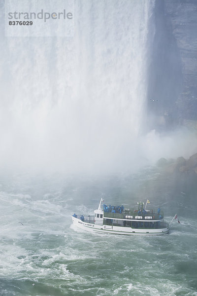 Vereinigte Staaten von Amerika  USA  nahe  fallen  fallend  fällt  Dunst  Boot  New York City  Putzfrau  Niagarafälle