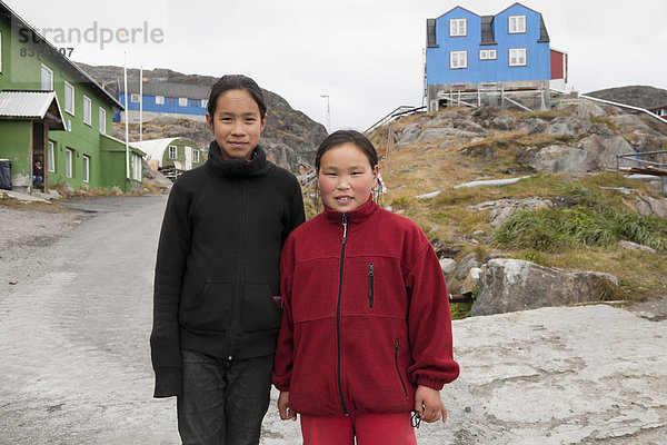 Dorf 2 Mädchen Grönland Inuit