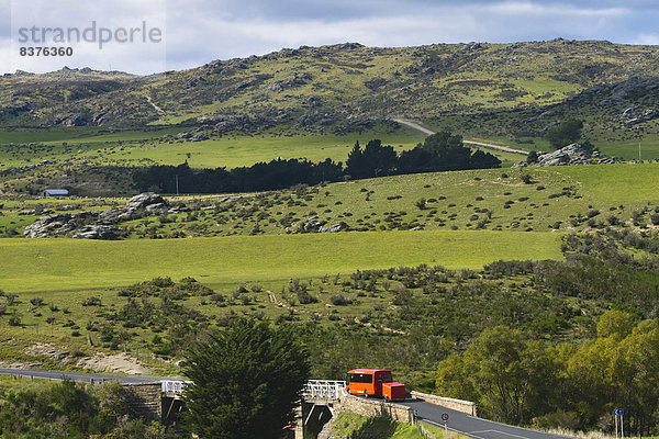 Außenaufnahme  Landschaftlich schön  landschaftlich reizvoll  fahren  strecken  Fernverkehrsstraße  Omnibus  Geographie  neu  Neuseeland  Otago  Trasse