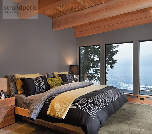 Wohnhaus Ozean Schlafzimmer Ansicht Führung Anleitung führen führt führend British Columbia Kanada Vancouver Island Westküste