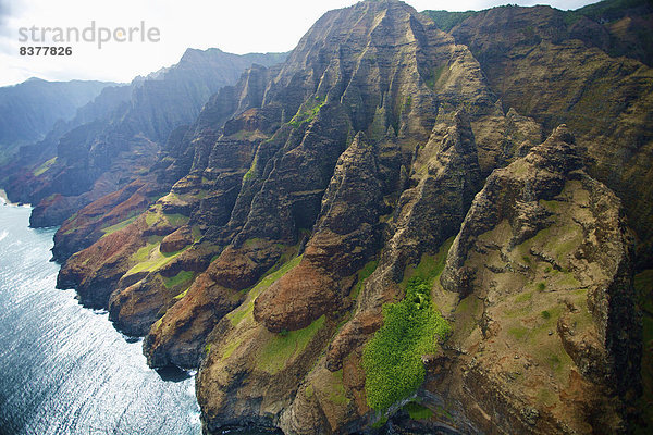 Vereinigte Staaten von Amerika  USA  Felsen  Küste  Insel  Ansicht  vorwärts  Hawaii  hawaiianisch