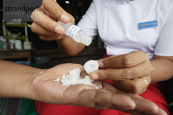 benutzen  folgen  Gesundheitspflege  Personalwesen  Dorf  Prüfung  Hausarbeit  Gegenstand  Jod  Myanmar  Speisesalz  Salz
