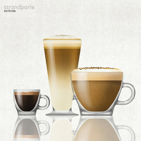 Verschiedene Kaffees in durchsichtigen Tassen