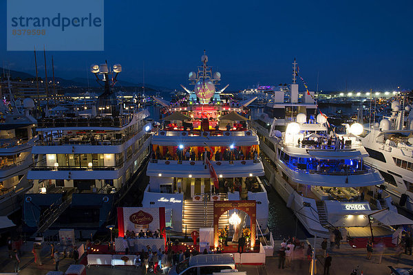 Yachten im Hafen von Monaco  Port Hercule  Monte Carlo  Monaco