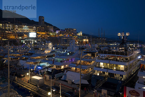 Yachten im Hafen von Monaco  Port Hercule  Monte Carlo  Monaco