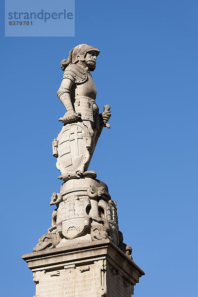 Statue auf dem Maximiliansbrunnen  Hlavné námestie Hauptplatz  Bratislava  Slowakei