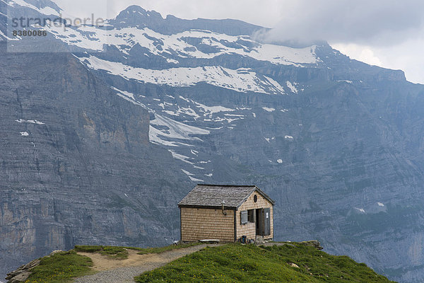 hinter Hütte Alpen Aletschgletscher UNESCO-Welterbe Kanton Bern schweizerisch Schweiz