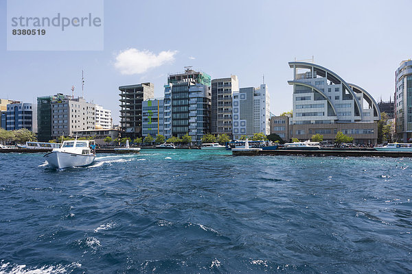 Hochhäuser am Hafen von Male  Nord-Male-Atoll  Indischer Ozean  Malediven