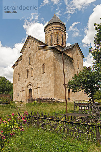 Barakoni Kirche der Mutter Gottes  bei Ambrolauri  Racha  Racha-Lechkhumi und Kvemo Svaneti Provinz  Georgia