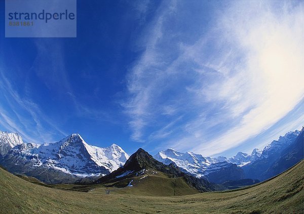 Fish Eye Objektiv auf Mt Eiger  Mt Jungfrau und Mt Monch  Berner Oberland  Schweiz