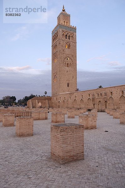 Nordafrika  hoch  oben  aufwärts  Name  herzförmig  Herz  Ähnlichkeit  Koutoubia-Moschee  Afrika  Marrakesch  Minarett  Marokko  Moschee  alt