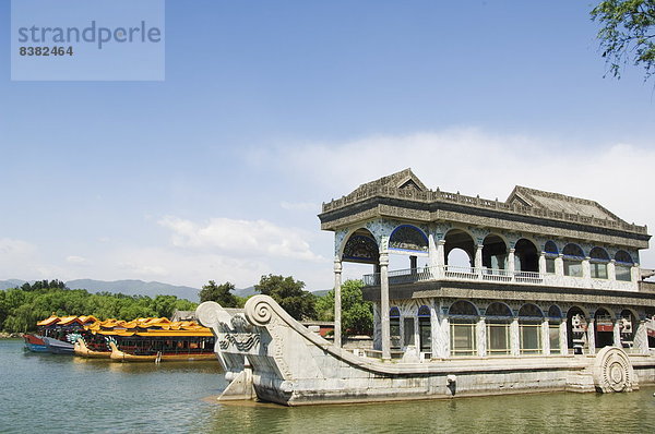 Das Marmor-Boot in Yihe Yuan (Sommerpalast)  UNESCO-Weltkulturerbe  Peking  China  Asien
