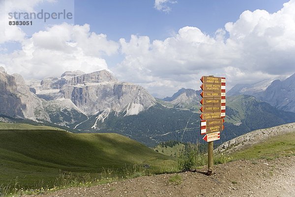 Weg  Wegweiser  Dolomiten  Wanderweg  Italien