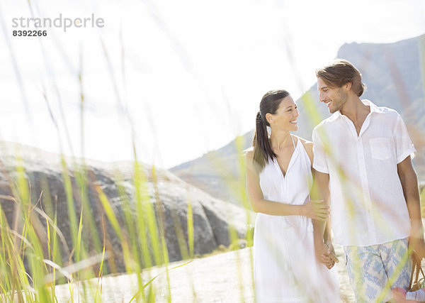 Gemeinsames Wandern am Strand