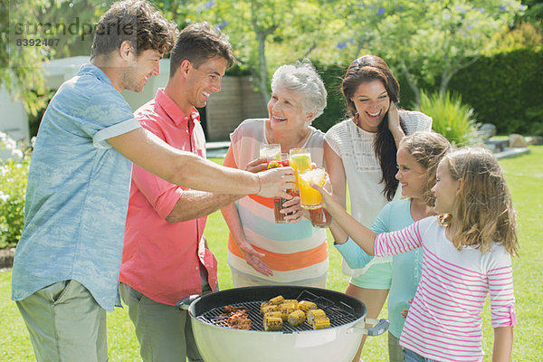 Familientoast beim Grillen