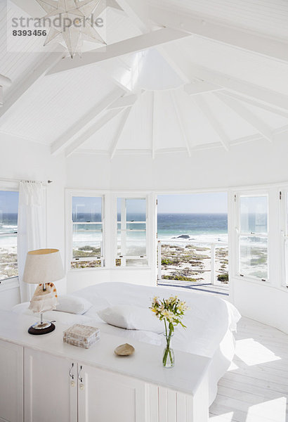 Schlafzimmer mit Blick auf den Ozean