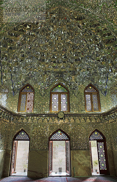 Spiegelsaal  Schah Tscheragh Mausoleum  Schiraz  Provinz Fars  Persien  Iran