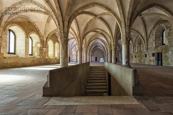 Schlafsaal  Kloster Mosteiro de Alcobaça  Unesco-Weltkulturerbe  Alcobaça  Portugal