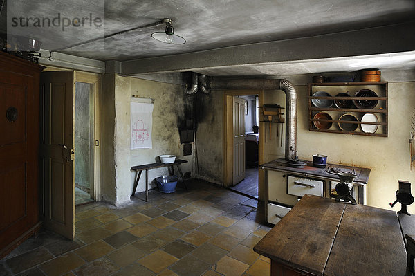 Küche  Einrichtung um 1912 im Bauernhaus  erbaut 1772  ursprünglich aus Herrnberchtheim  heute Fränkisches Freilandmuseum Bad Windsheim  Mittelfranken  Bayern  Deutschland
