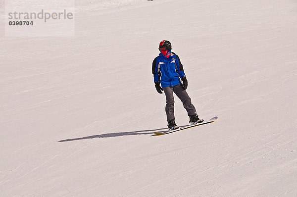 Snowboarder  13 Jahre  Nebelhorn  Oberstdorf  Allgäuer Alpen  Oberallgäu  Bayern  Deutschland