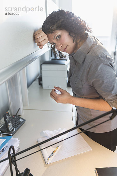 Geschäftsfrau  arbeiten  Hispanier  Büro