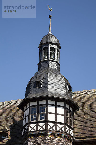 Glockenturm am historischen Rathaus  Höxter  Weserbergland  Nordrhein-Westfalen  Deutschland