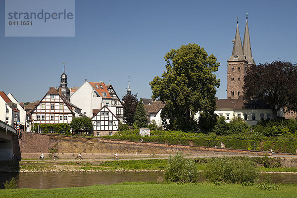 Ortsansicht mit St. Kilianikirche  Höxter  Weserbergland  Nordrhein-Westfalen  Deutschland