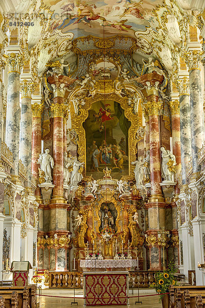 Altarraum mit Chor und Hochaltar  Wieskirche  Steingaden  Pfaffenwinkel  Oberbayern  Bayern  Deutschland