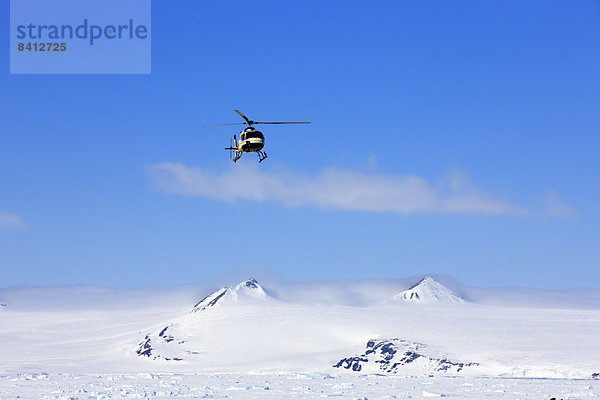 Helikopter über Devil Island  Weddell-Meer  Antarktis
