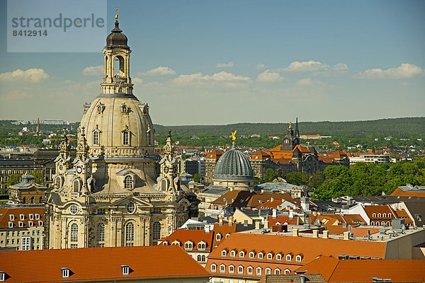 Stadtansicht von der Kreuzkirche zur Frauenkirche  Dresden  Sachsen  Deutschland  Europa